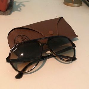 AUTHENTIC ray ban pilot sunglasses with case